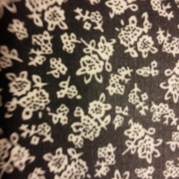 Tissu de Marie : bloemetjes op zwart