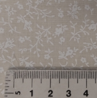 Faq 50 x 55 cm : Wit op creme quiltkatoen bloemetjes en takjes