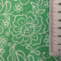 Groene tricot met fijne witte bloemen van Bipp design