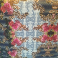 Digitaal bedrukte tricot van Stenzo met ornamenten op blauwe slangenprint