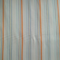 katoen wit met lichtblauw zachtgeel en oranje streepje
