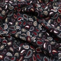 soepele polyester tricot met paisley motief