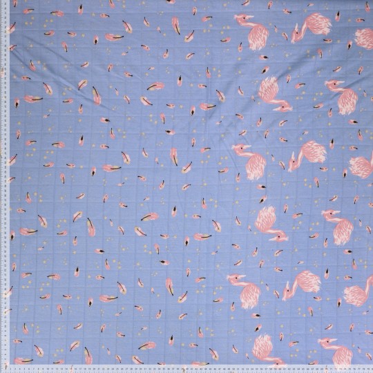 Gebreide hydrofiel tricot blauw met roze vogels en veren....