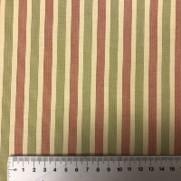 Fat quarter (50x55 cm) creme met donkerrood en groene streepjes
